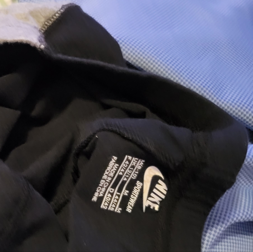 Nike pants, good condition, size medium but look smaller, black